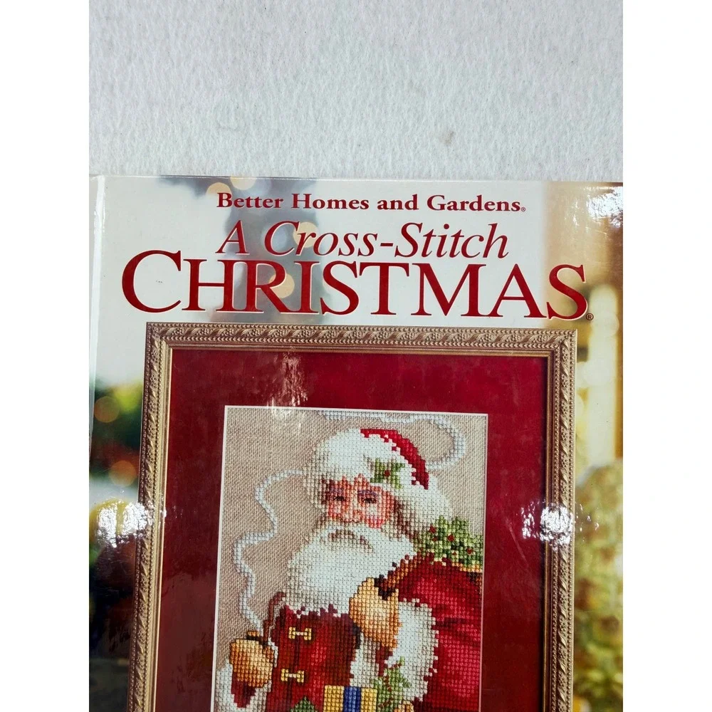 Better Homes and Gardens A Cross-Stitch Christmas Needlework Treasures 2003 Book